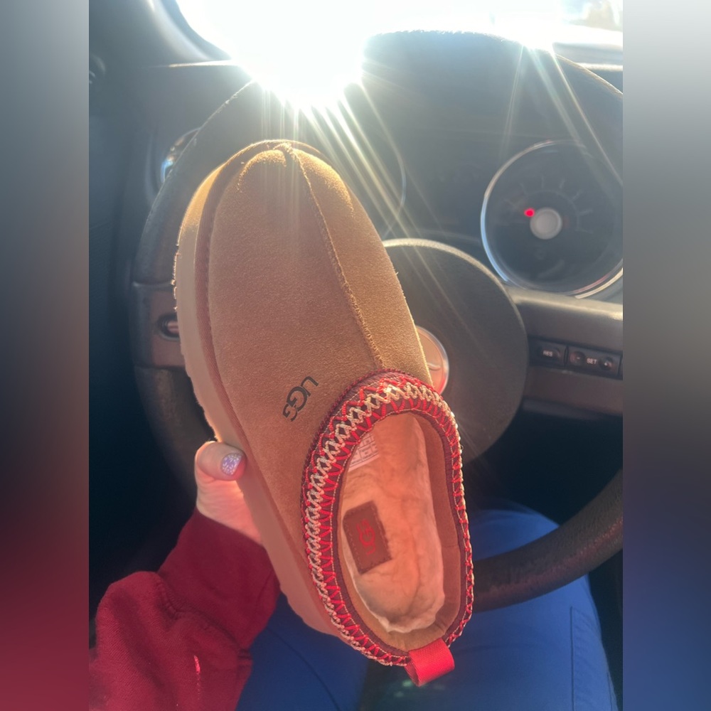 UGG Tazz Slipper In Chestnut Women’s Size 8 (EU 39)